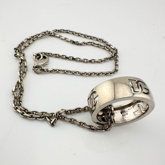 Dolce and Gabanna Cut Out DG Ring with Necklace - Picture 4 of 14